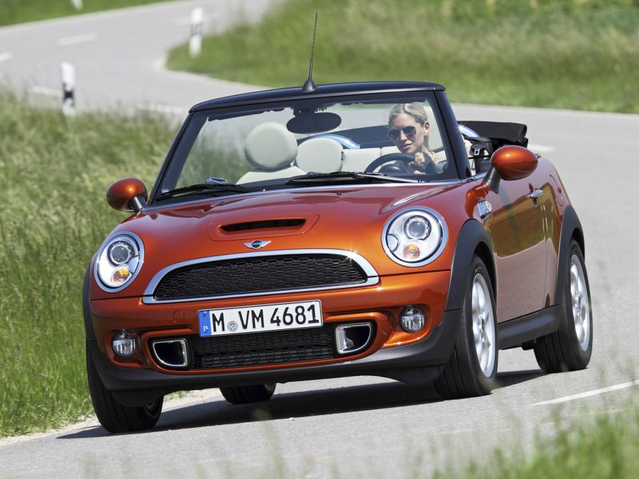 Mini Cooper S Cabrio 2010 года  (фото 11 из 13)